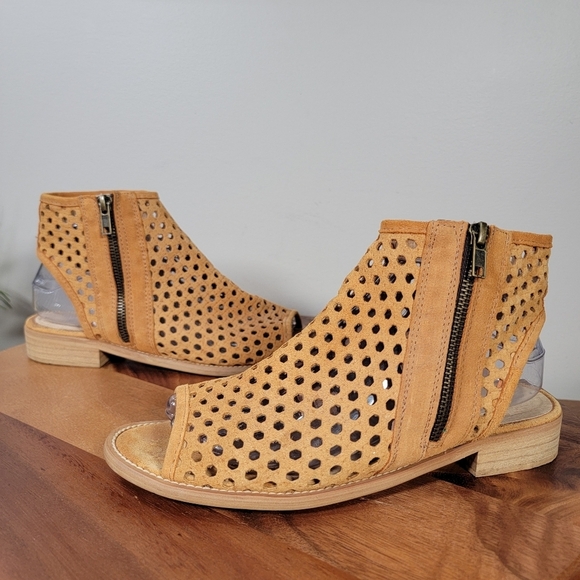 Musse & Cloud Tan Perforated Women's Ankle Boots Size 39 - Picture 5 of 17